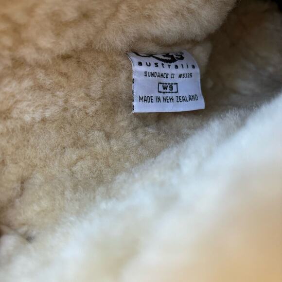 Uggs Australia Sundance II Suede Boots Size 9 Sheepskin with Pure Wool Lining - Picture 8 of 9